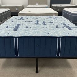 Stearns And Foster Estate Firm Queen Mattress ! 