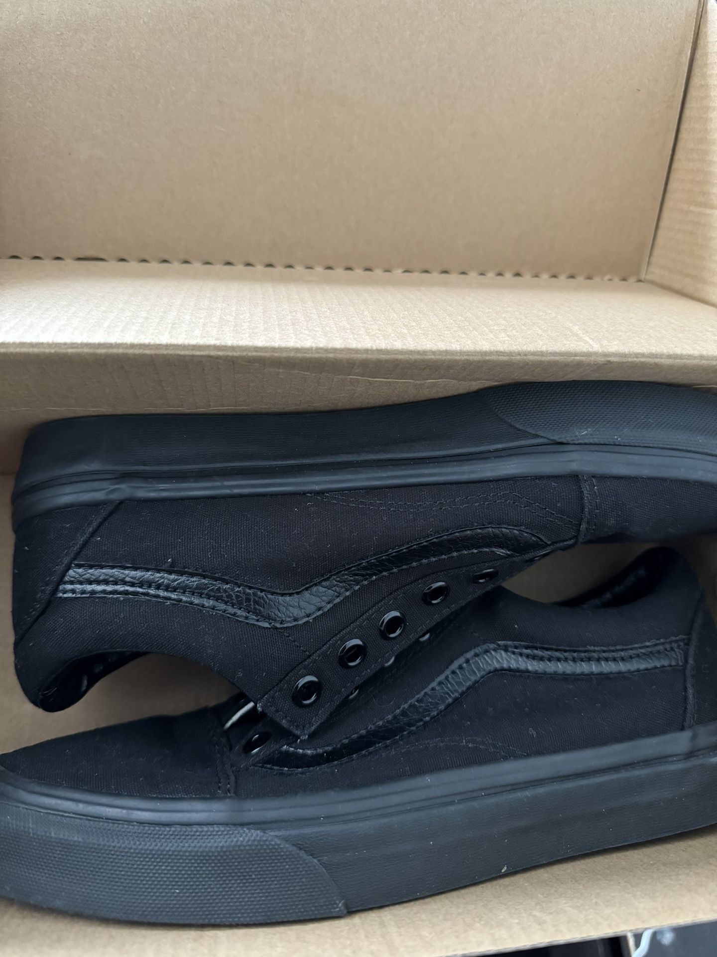 (NO LACES!!) Black Vans Old Skool (NO LACES!!)