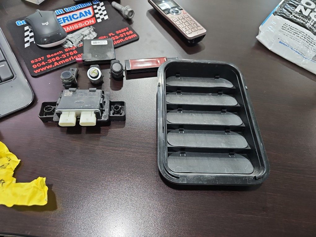 Sensors And Air Vent For 2020 -2023 Volkswagon Atlas Cross Sport