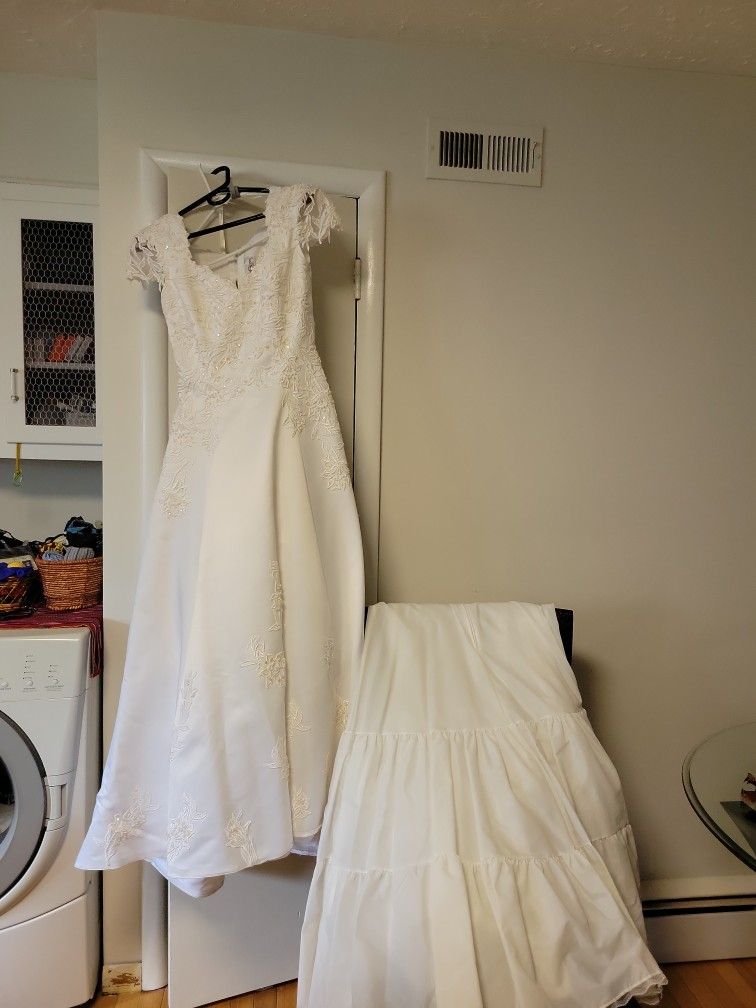 Clothes Washing Wedding Dress Wedding Dress Dry Cleaning 24h