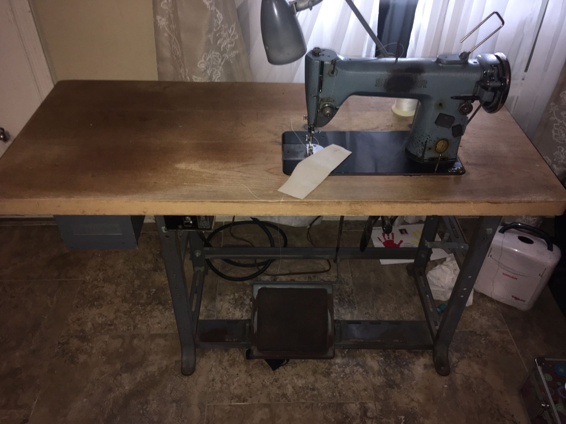 Singer sewing machine 188k1 for Sale in Fort McDowell, AZ OfferUp