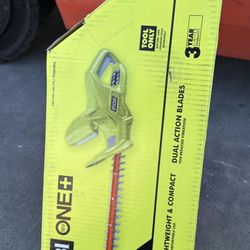 RYOBI ONE+ 18V 18 in. Cordless Battery Hedge Trimmer (Tool Only)