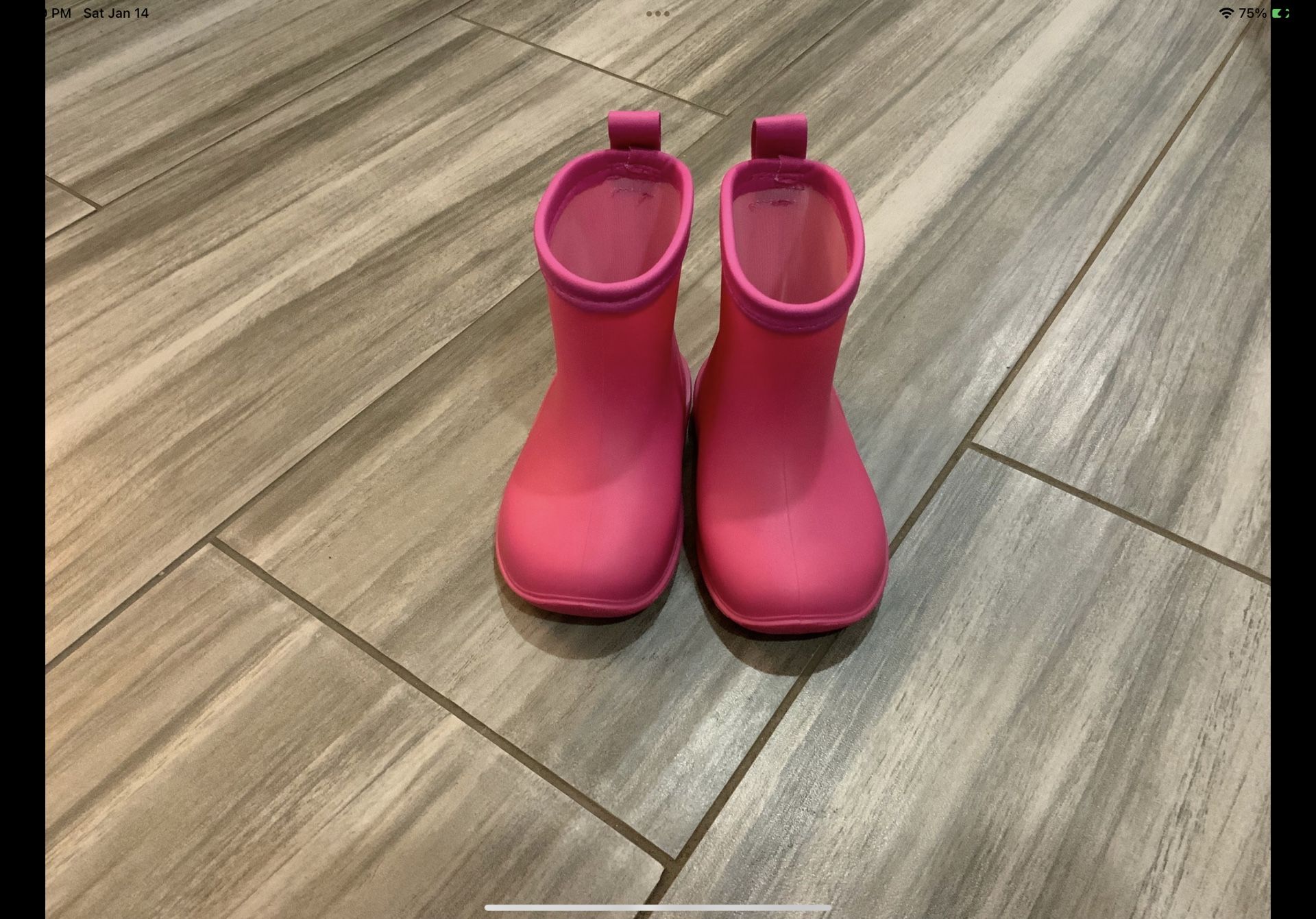 Toddler rain boot (size 7 toddler)