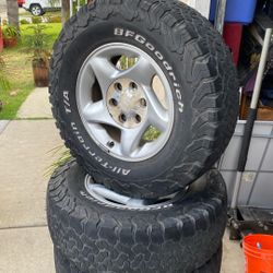 Stock 2004 Toyota Tacoma Rims With Tires 