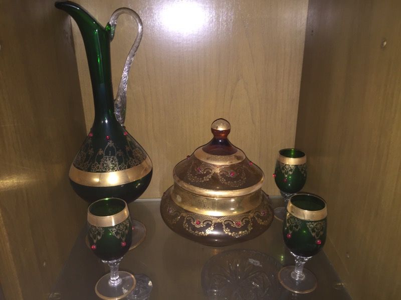 Vintage Wine Decanter / glasses and bowls