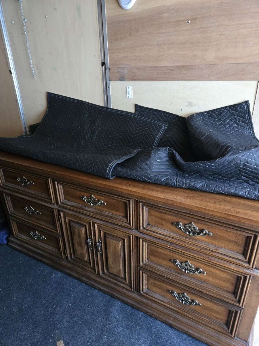 6pc Wood Bedroom Set