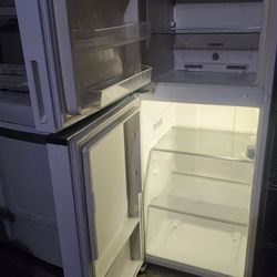 Whirlpool Refrigerator 
