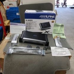 Alpine X-A90V Amplifer 500 Watts X Series