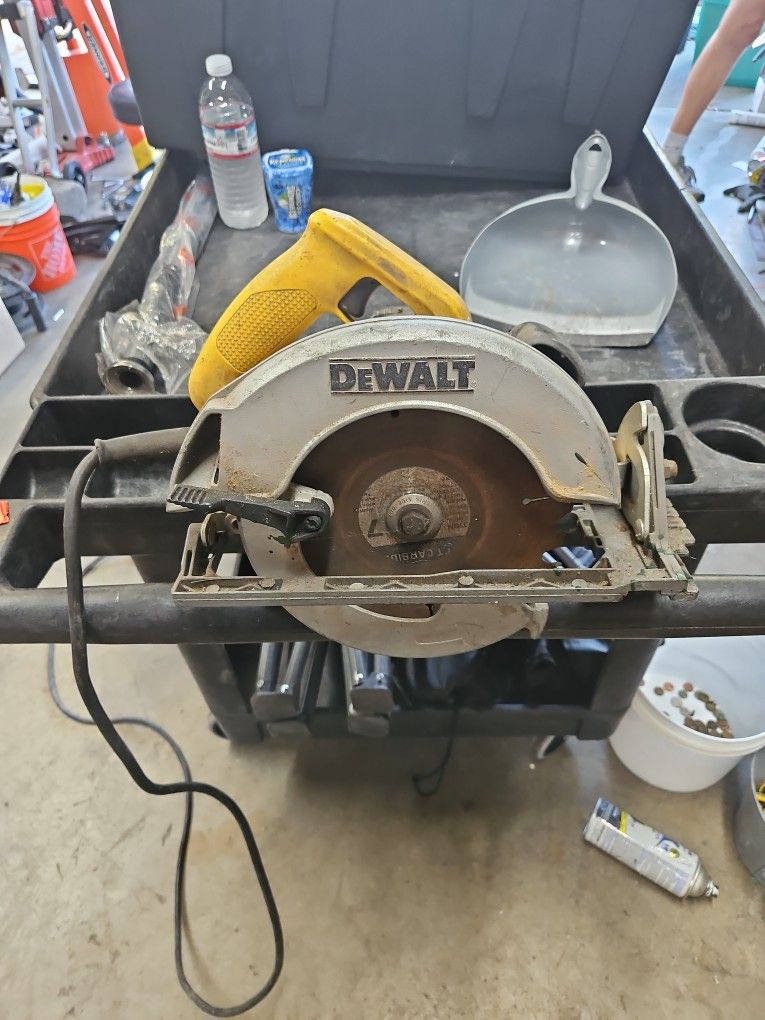 For Sale Dewalt Saw