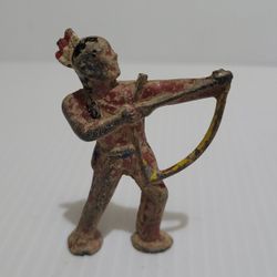 Vintage Barclay Metal Figure Indian with Sheath Leg Bow and Arrow Broken  2.5 " 
