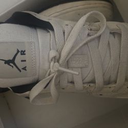 JORDAN’S SIZE 7 MALE