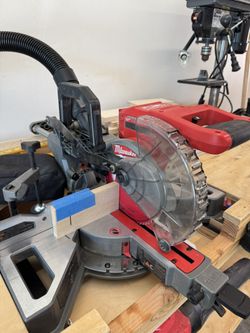 Milwaukee M18 18V Cordless 7-1/4 Duel Bevel Sliding Compound Miter Saw