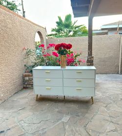 Modern dresser