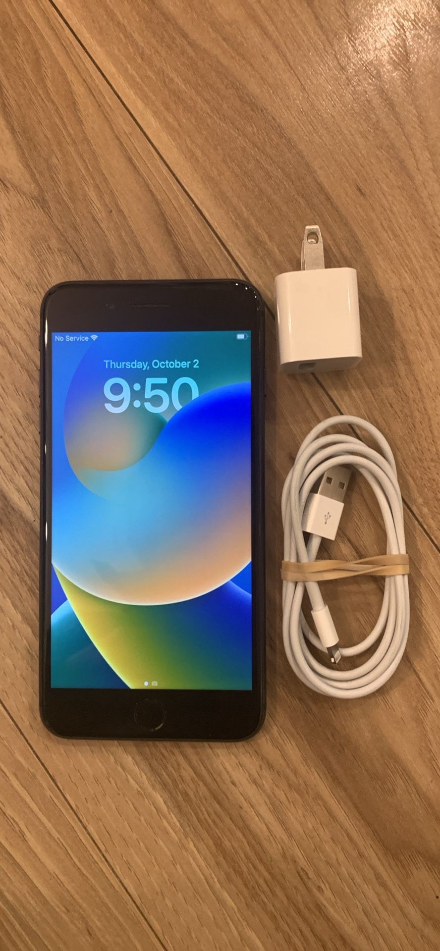 Apple iPhone 8Plus 64 GB Unlocked with Charging cable and Adapter