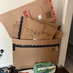 Free Boxes 📦 Different Sizes