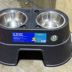 Dog Feeder