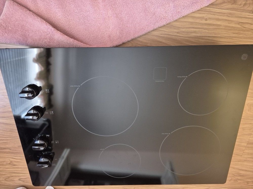 $300 OBO Pristine GE Cooktop
