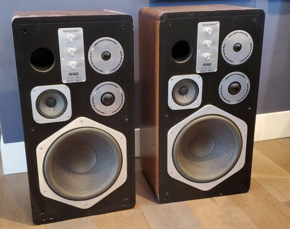 Marantz 930 designer series speakers
