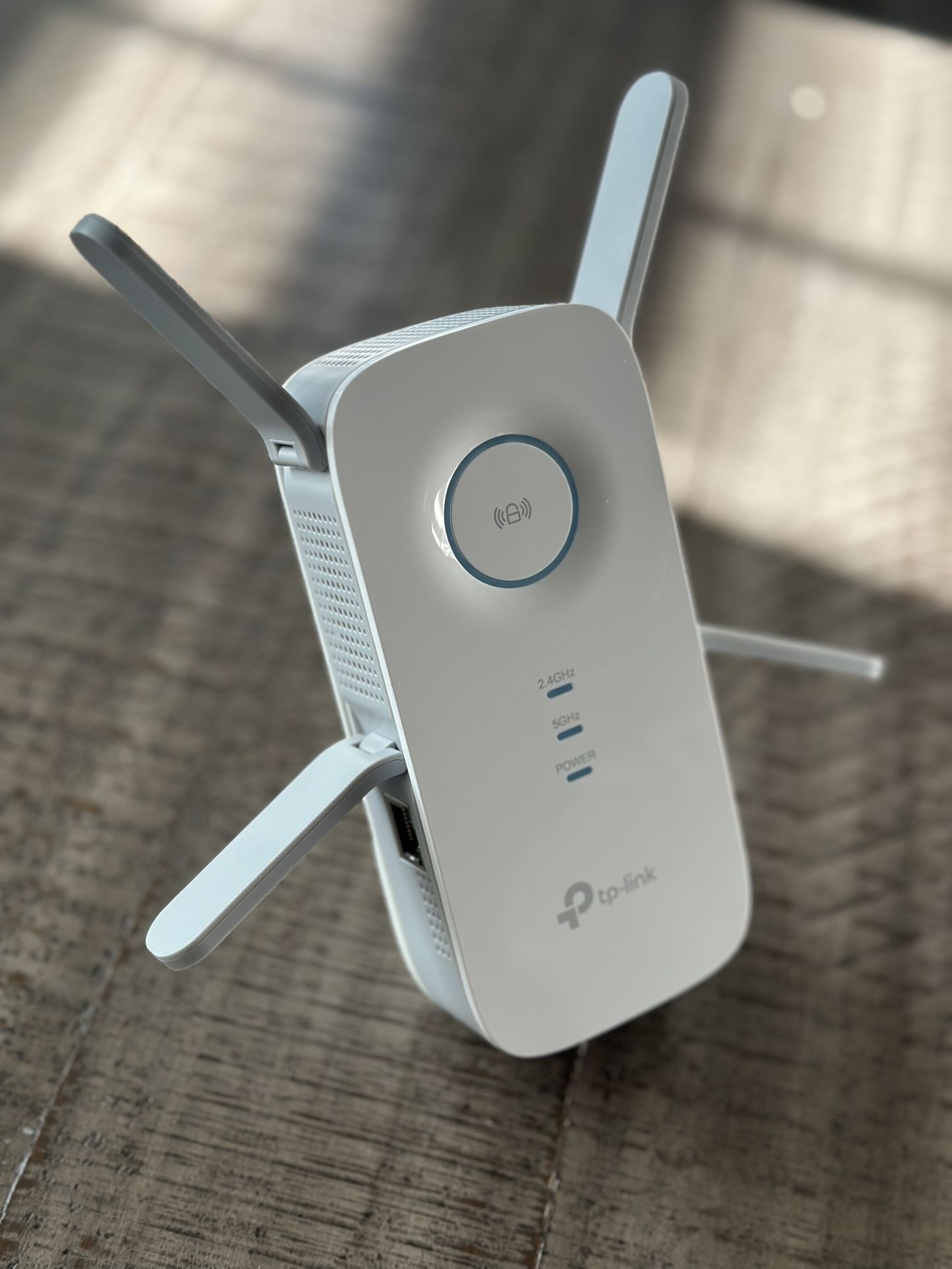 TP-Link RE650 (WiFi Range Extender AC2600 WiFi Extender)