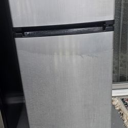 Mini Refrigerator. Very Very Clean. 