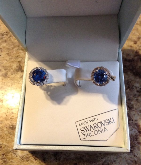 Beautiful Kiera Couture Earrings Saphire Stone Surrounded By Beautiful Kiera Couture Earrings Saphire Stone Surrounded By