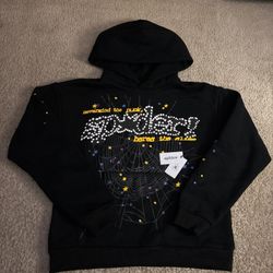 black sp5der hoodie size medium feels like a small,