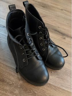 Free Girls Boots size 5