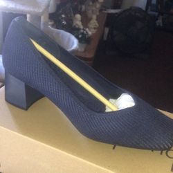 NEW Size 9 Blue 