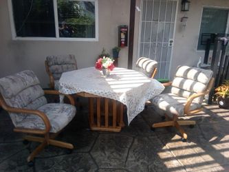 Wooden Dining Table /With Cushion