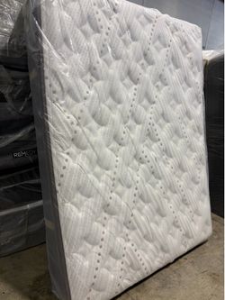 QUEEN MÁTTRESS PILLOWTOP FIRM NOVAFORM