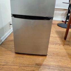 Mini Refrigerator 