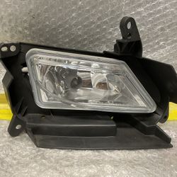 2011-2013 Mazda 3 FOG LIGHT RIGHT