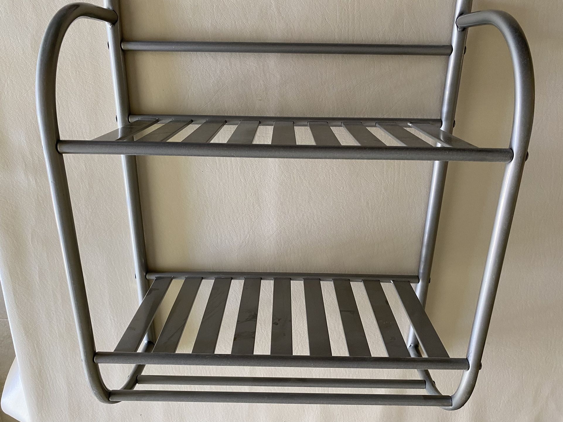 SHELF WALL MOUNT 2 TIER CHROME RACK WITH TOWEL BARS METALLIC