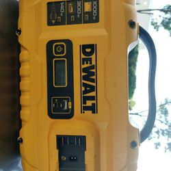 DeWalt 1000 Watt Inverter