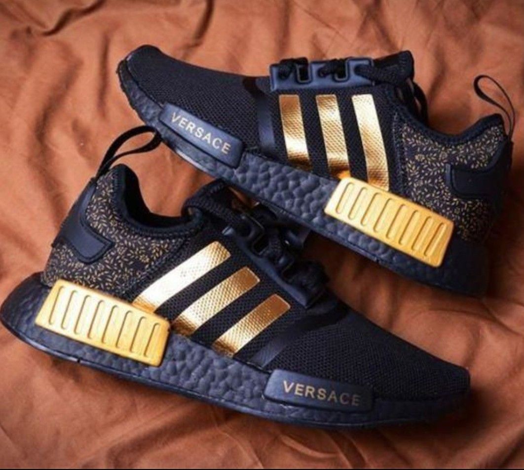 Dokter Incubus Vrijgevigheid Adidas NMD R1 Versace Custom for Sale in High Point, NC - OfferUp
