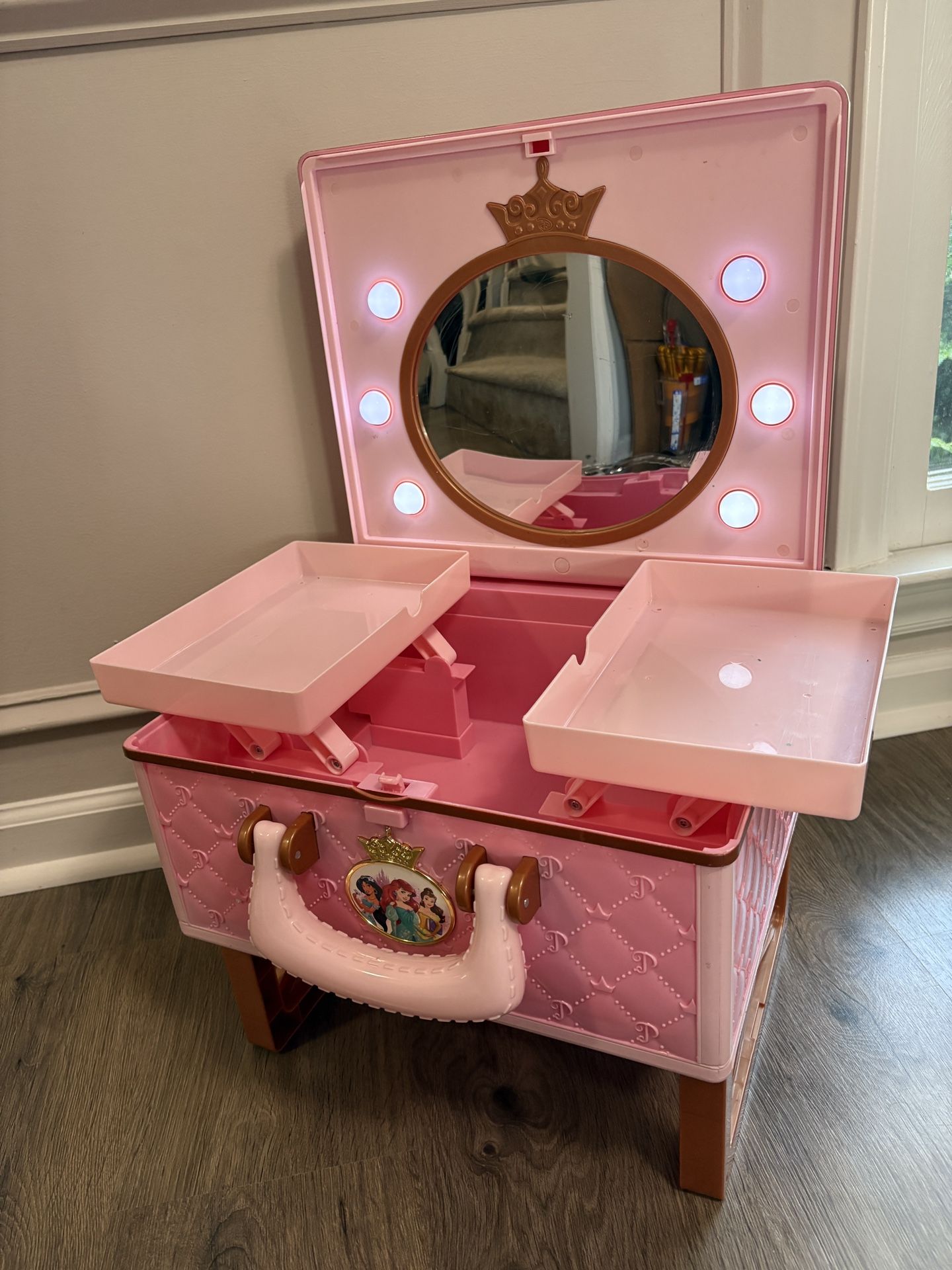 Disney Princess Style Collection Travel Light-Up Vanity Makeup Case – Pink