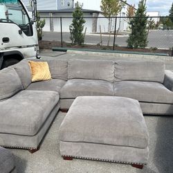 Sectional Couch 