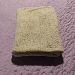 XL OBLONG LACE TABLECLOTH 