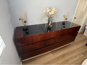 Bed room dresser