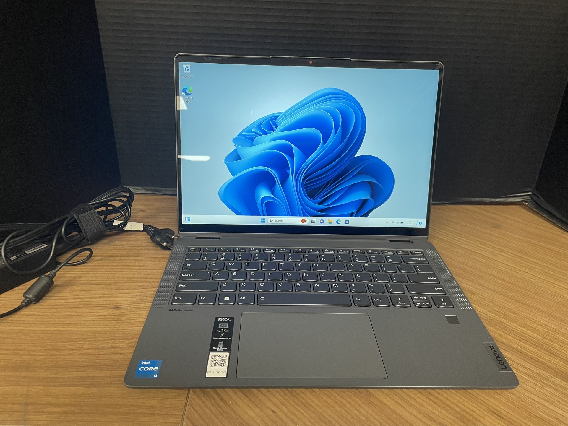 Lenovo IdeaPad Flex 5 2-in-1256 gb 8 gb ram1.20 GHz windows 11 no offers or trades please!!