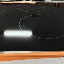 New GE 30” Built-In Knob Control Electric Cooktop
