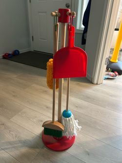 Melissa & Doug cleaning set