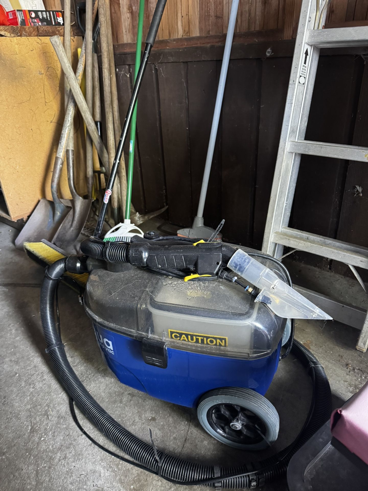 Aqua Pro Vac Shampooer