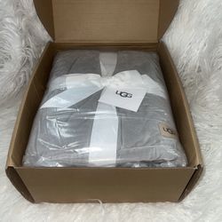 NIB UGG Bliss Throw Blanket Plush Soft Fleece Fluffy Blankets 50 X 70