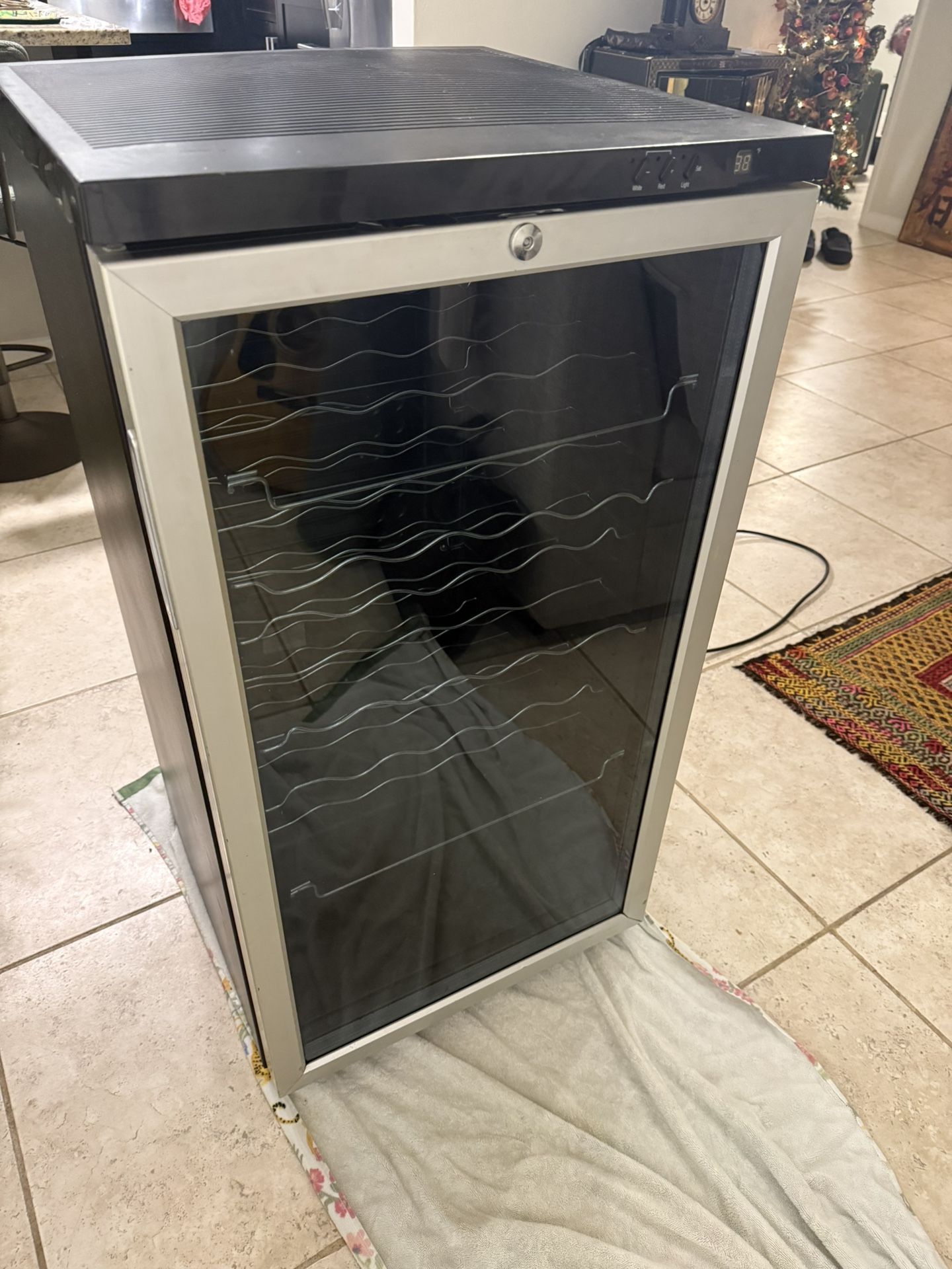 Kenmore Wine Cellar Wine Fridge 29 Bottle