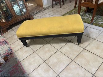 Long Bench With Solid Wood Frame & Legs With Wheey