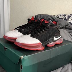 Men’s Nike LeBron 19