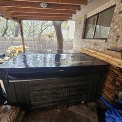 Hot Tub $500 obo