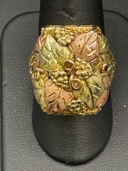 Black hills gold 10kt mans ring