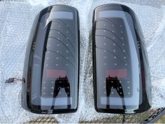 00-06 Chevy Tahoe Black Smoke LED Bar Tail Lights